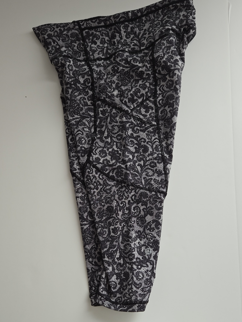 Lululemon Black/Grey Lace Pattern Crops | Mesh Inset | Back Leg Logo - Picture 10 of 11